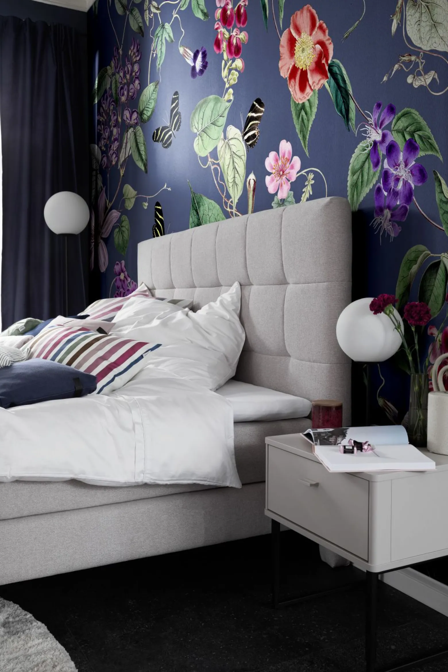 Digitaldruck Vlies Floral Blumen Blau Lila Grün 33113