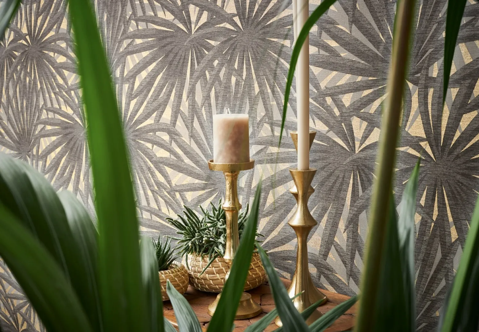 Vliestapete Blätter Palme grau gold Metallic 37861-1