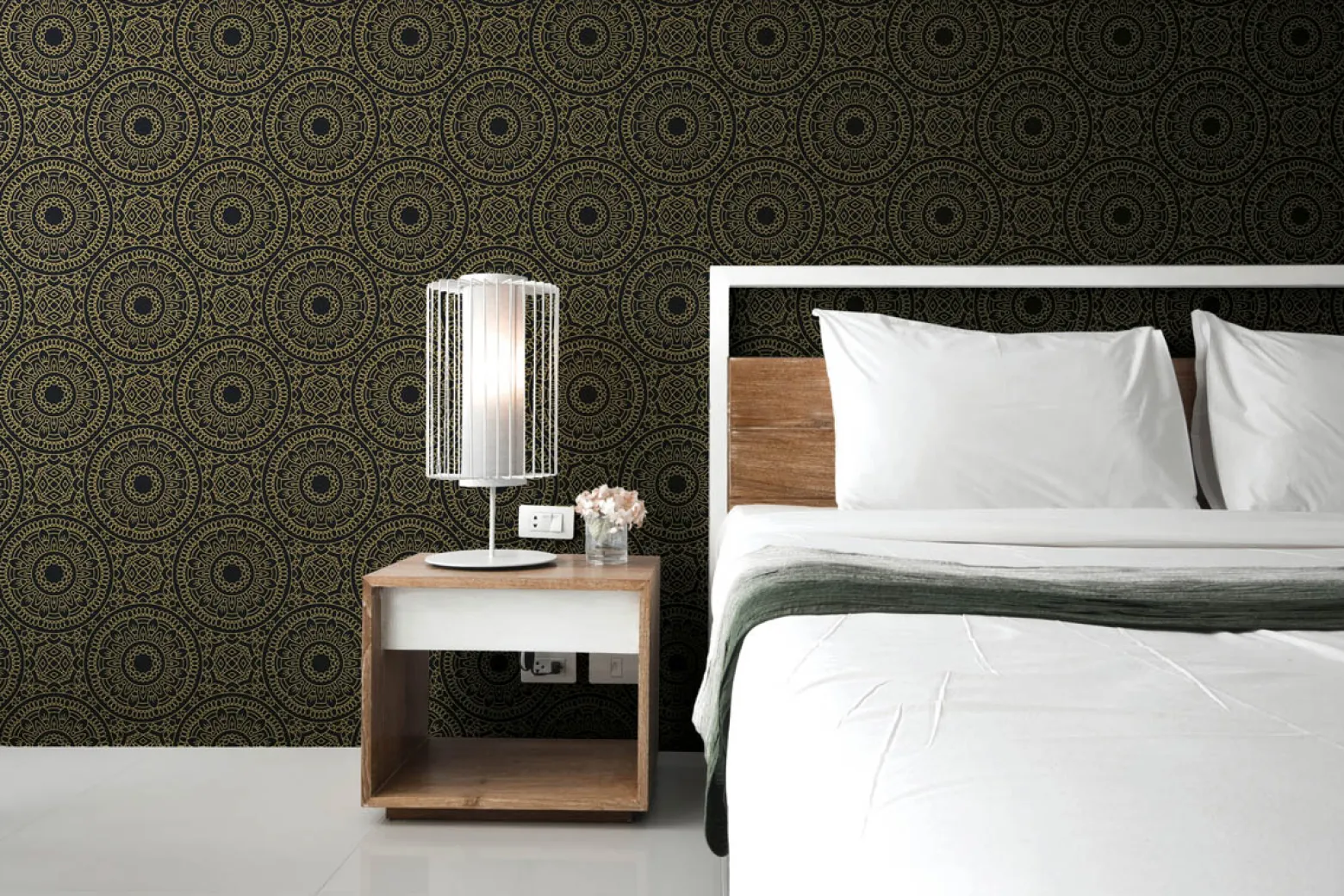 Vliestapete Floral Mandala Schwarz Gold Metallic 38968-2