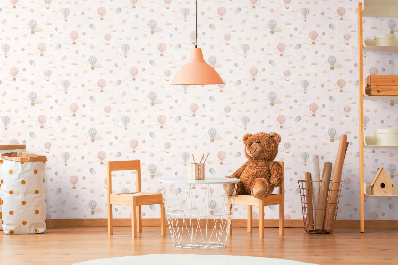 Vliestapete Kinder Ballons Wolken Creme Rosa 77077-1