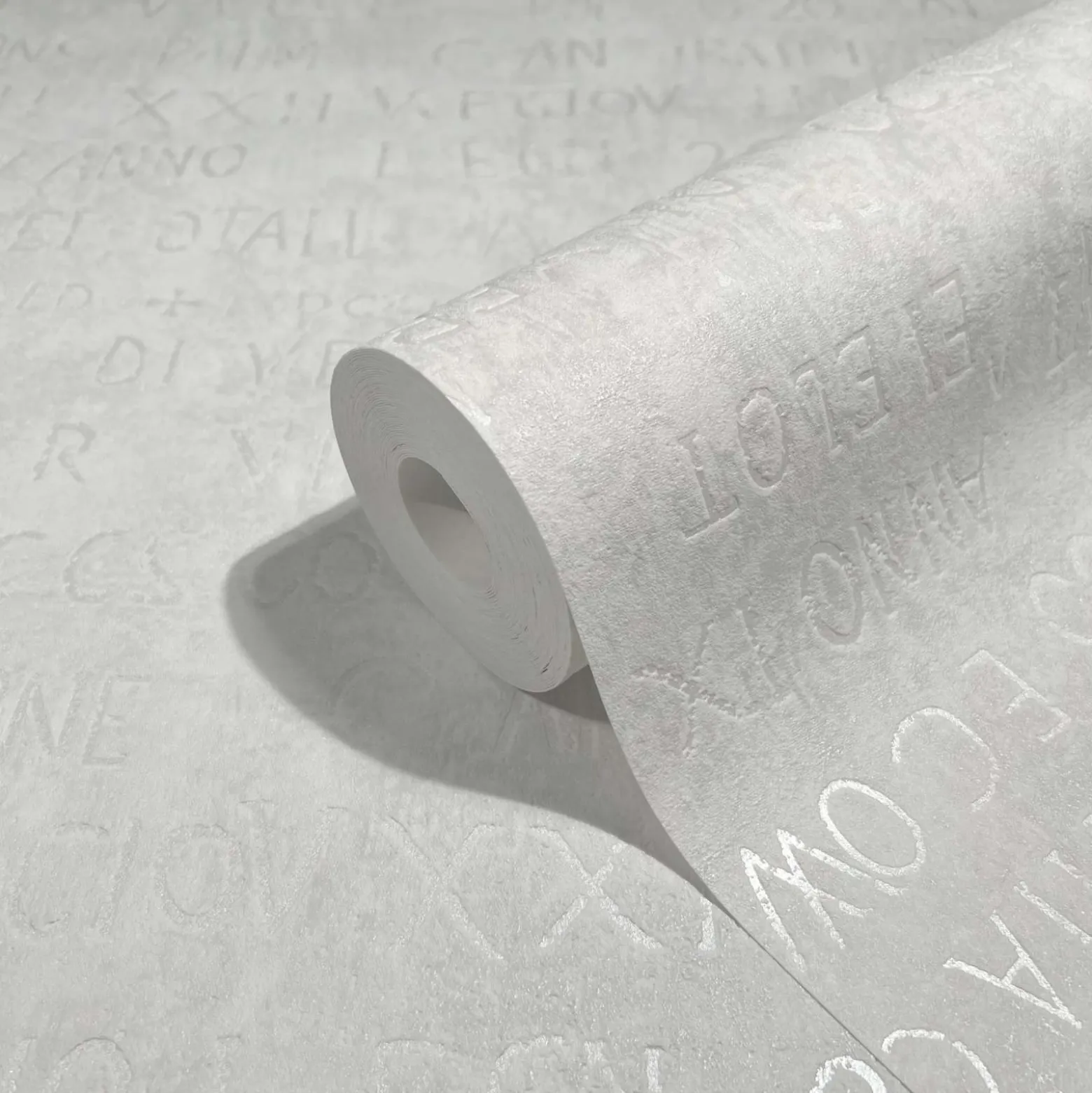 Vliestapete Putz Optik Schrift Creme Grau Metallic 82364