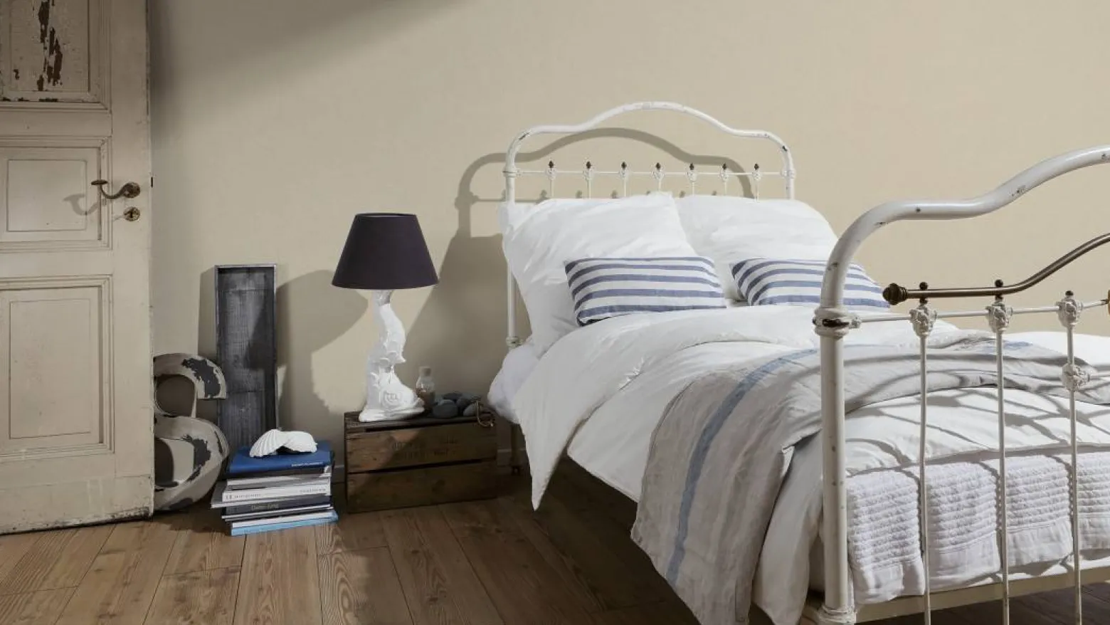 Vliestapete Uni Used-Look strukturiert beige 36721-6
